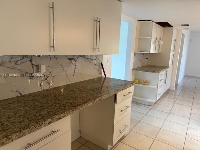 В аренду: $7,500 (4 спален, 4 ванн, 4941 Квадратных фут)