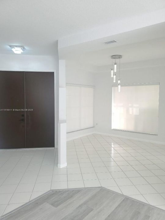 待售: $1,175,000 (4 贝兹, 2 浴室, 2412 平方英尺)