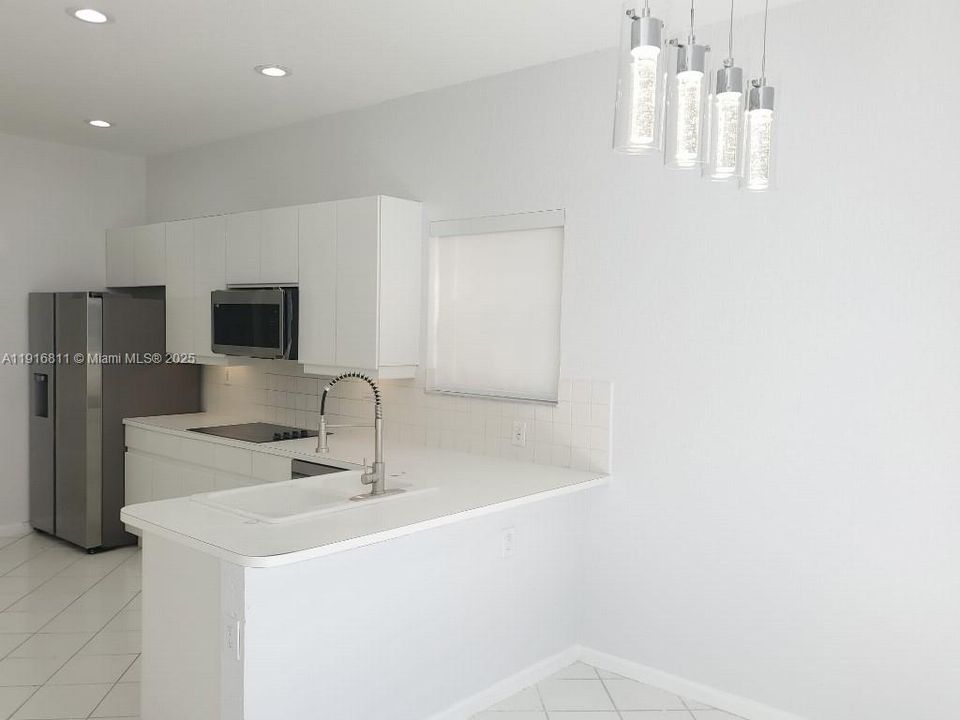 待售: $1,175,000 (4 贝兹, 2 浴室, 2412 平方英尺)