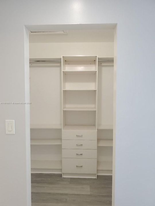 待售: $1,175,000 (4 贝兹, 2 浴室, 2412 平方英尺)