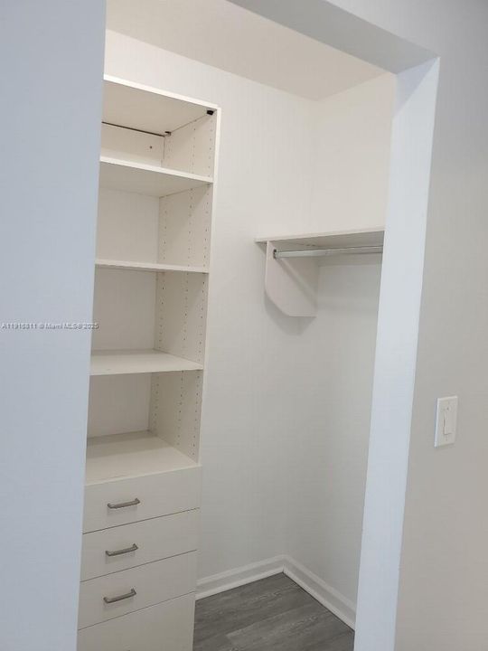 待售: $1,175,000 (4 贝兹, 2 浴室, 2412 平方英尺)