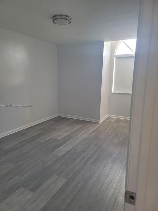 待售: $1,175,000 (4 贝兹, 2 浴室, 2412 平方英尺)