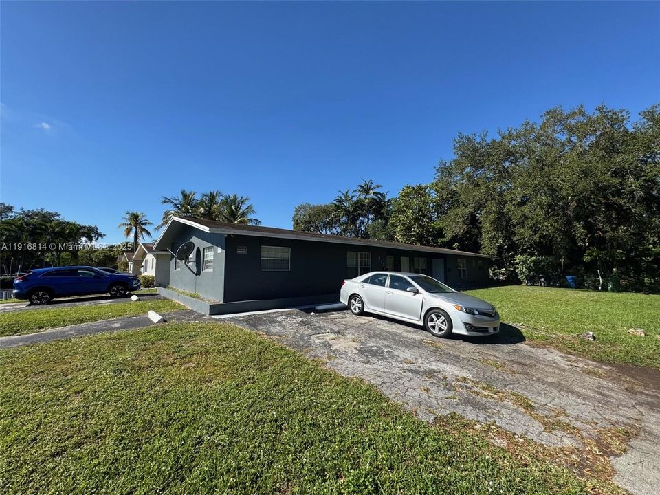 For Sale: $885,000 (0 beds, 0 baths, 2525 Square Feet)