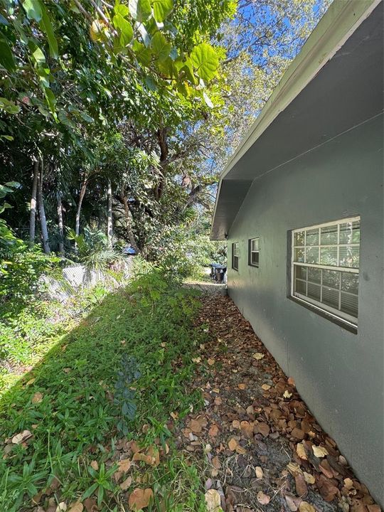 For Sale: $885,000 (0 beds, 0 baths, 2525 Square Feet)