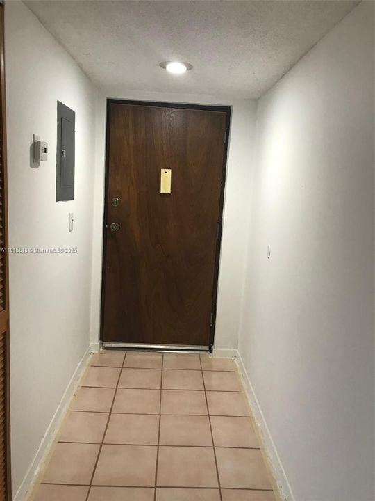 For Rent: $2,450 (2 beds, 2 baths, 1334 Square Feet)