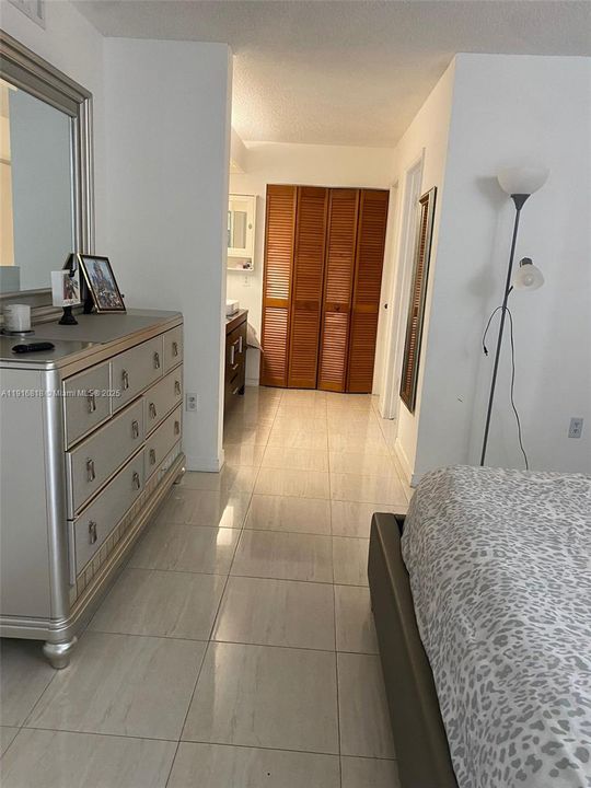 For Rent: $2,450 (2 beds, 2 baths, 1334 Square Feet)