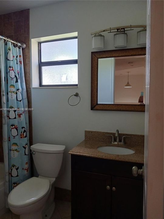 На продажу: $252,500 (2 спален, 2 ванн, 982 Квадратных фут)