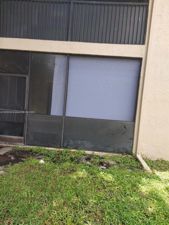 На продажу: $252,500 (2 спален, 2 ванн, 982 Квадратных фут)