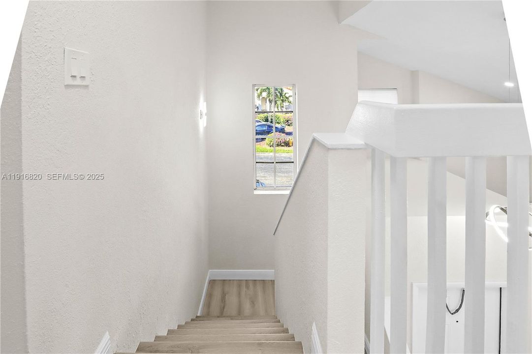 For Sale: $569,900 (3 beds, 2 baths, 1504 Square Feet)