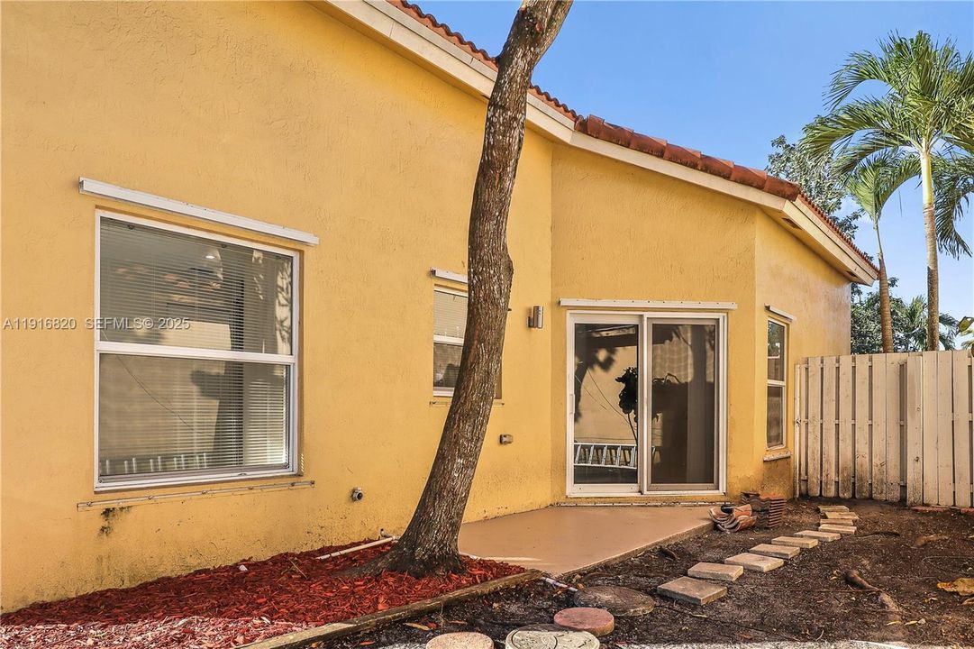 For Sale: $569,900 (3 beds, 2 baths, 1504 Square Feet)