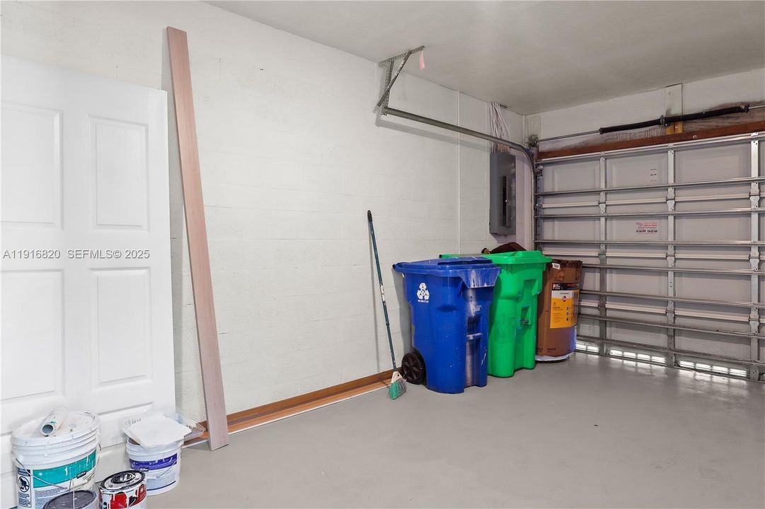 For Sale: $569,900 (3 beds, 2 baths, 1504 Square Feet)