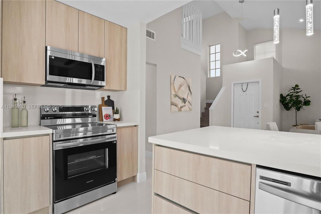 For Sale: $569,900 (3 beds, 2 baths, 1504 Square Feet)