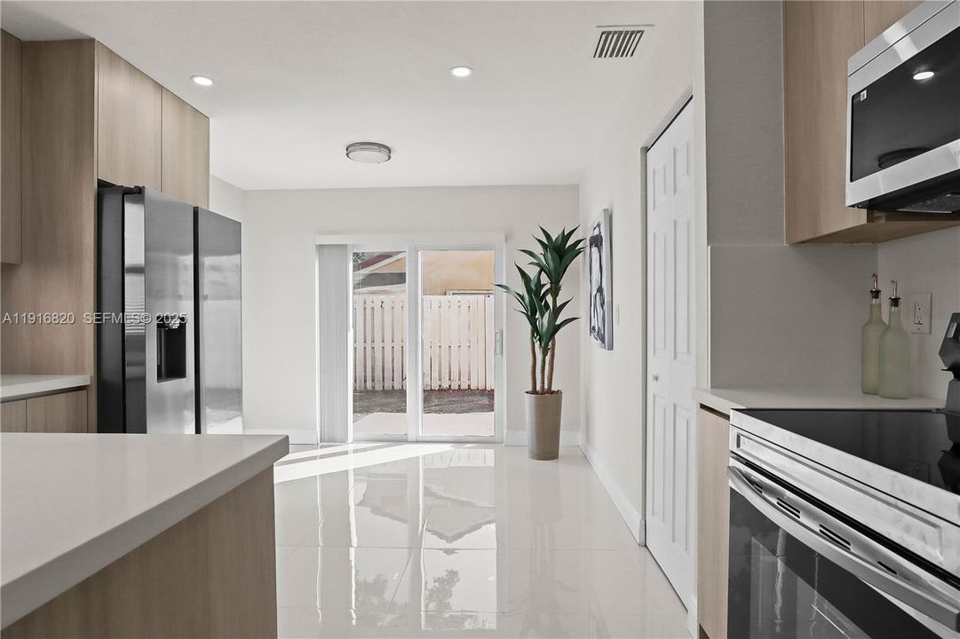 For Sale: $569,900 (3 beds, 2 baths, 1504 Square Feet)