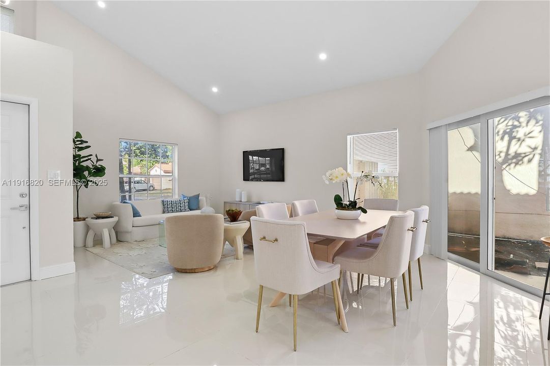 For Sale: $569,900 (3 beds, 2 baths, 1504 Square Feet)