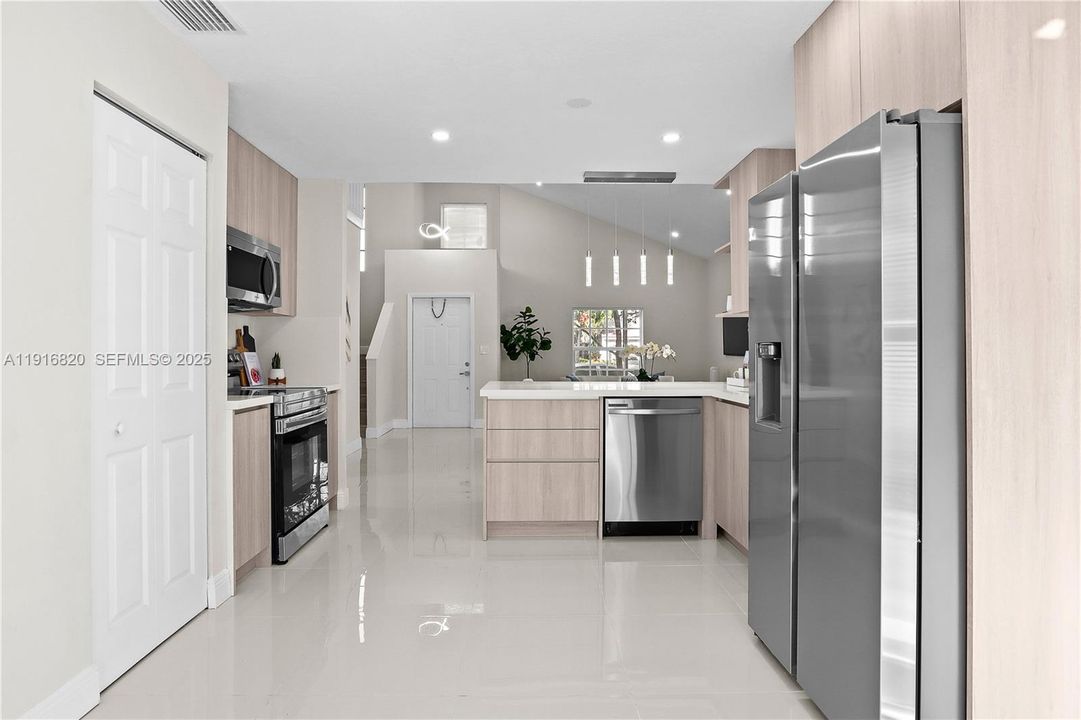 For Sale: $569,900 (3 beds, 2 baths, 1504 Square Feet)