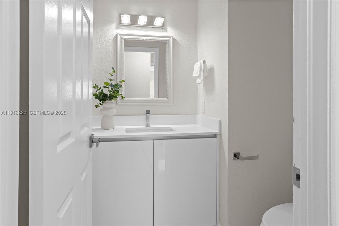 For Sale: $569,900 (3 beds, 2 baths, 1504 Square Feet)