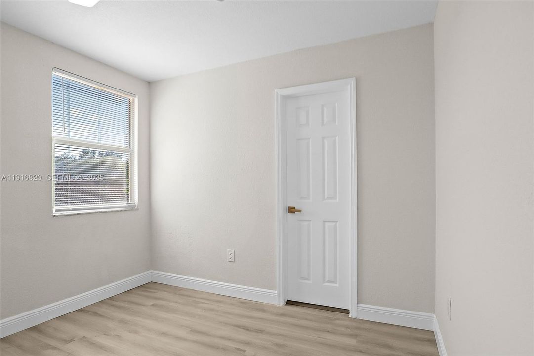 For Sale: $569,900 (3 beds, 2 baths, 1504 Square Feet)