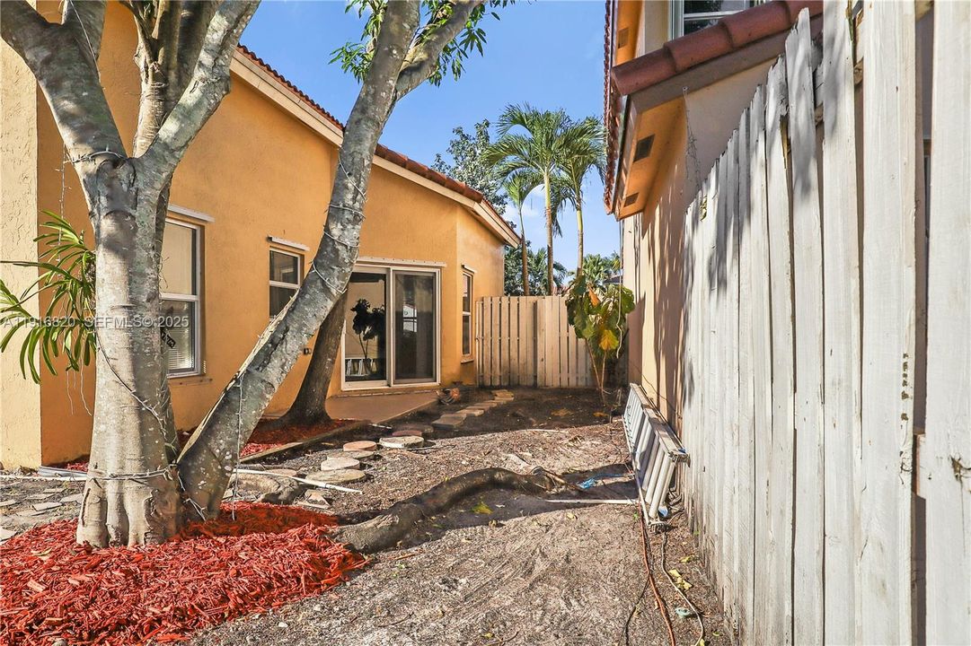 For Sale: $569,900 (3 beds, 2 baths, 1504 Square Feet)