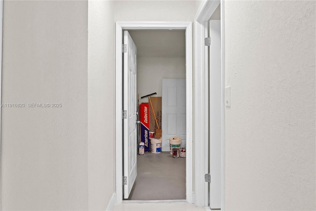 For Sale: $569,900 (3 beds, 2 baths, 1504 Square Feet)