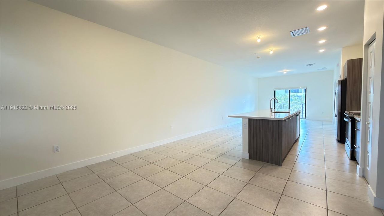 En Venta: $439,000 (3 camas, 2 baños, 1236 Pies cuadrados)