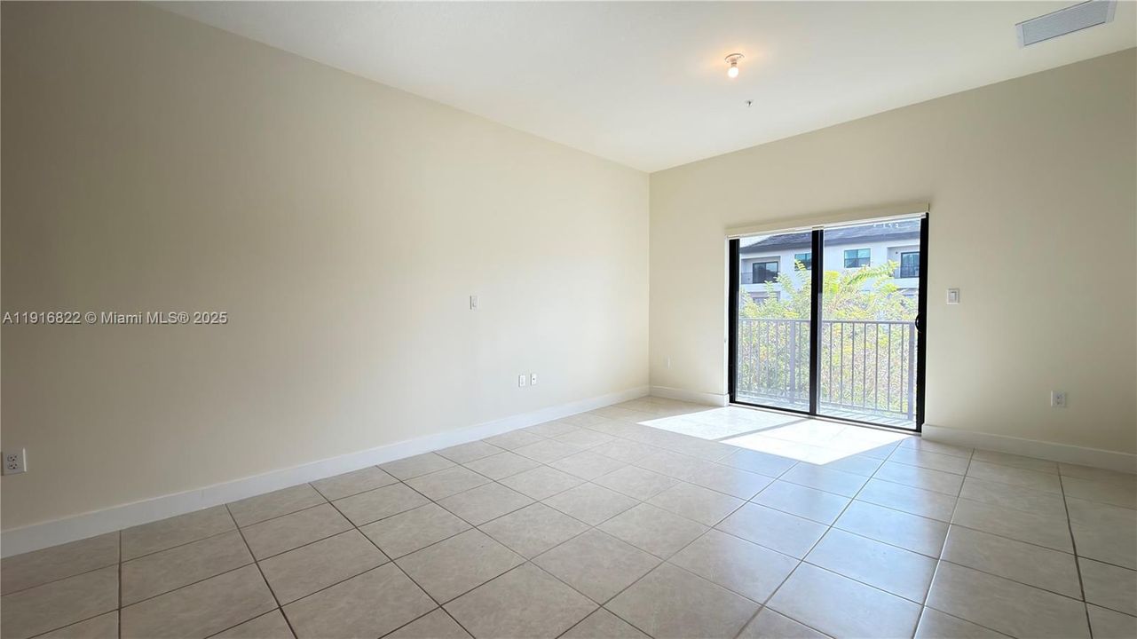 En Venta: $439,000 (3 camas, 2 baños, 1236 Pies cuadrados)