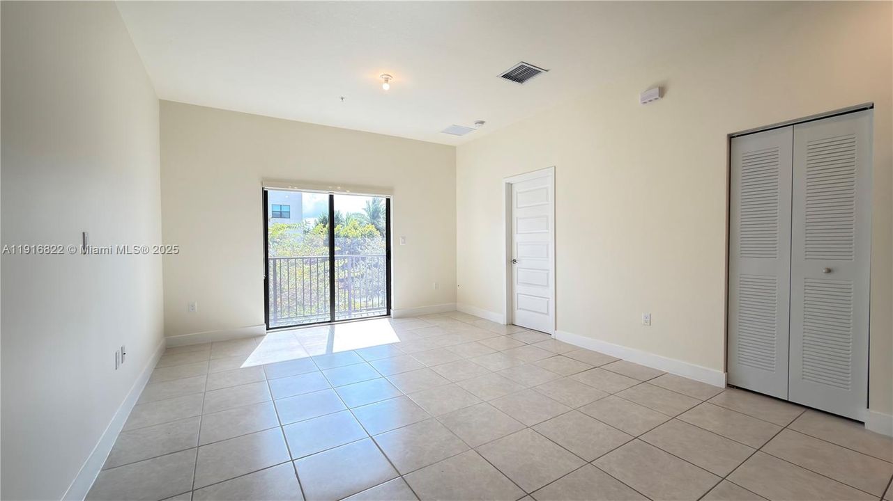 En Venta: $439,000 (3 camas, 2 baños, 1236 Pies cuadrados)