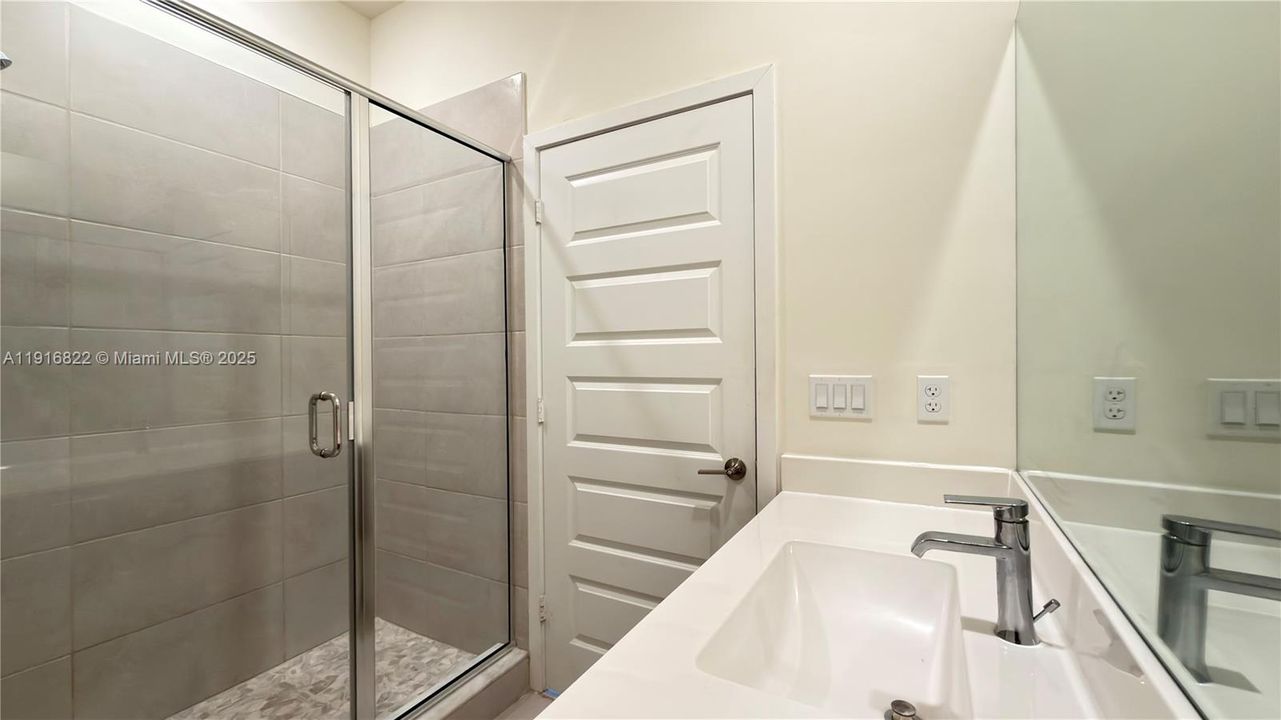 En Venta: $439,000 (3 camas, 2 baños, 1236 Pies cuadrados)