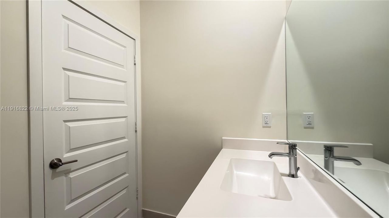 En Venta: $439,000 (3 camas, 2 baños, 1236 Pies cuadrados)