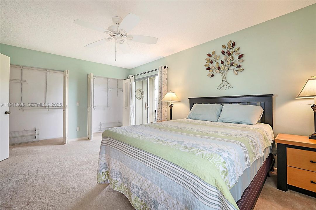 待售: $235,000 (2 贝兹, 2 浴室, 1230 平方英尺)