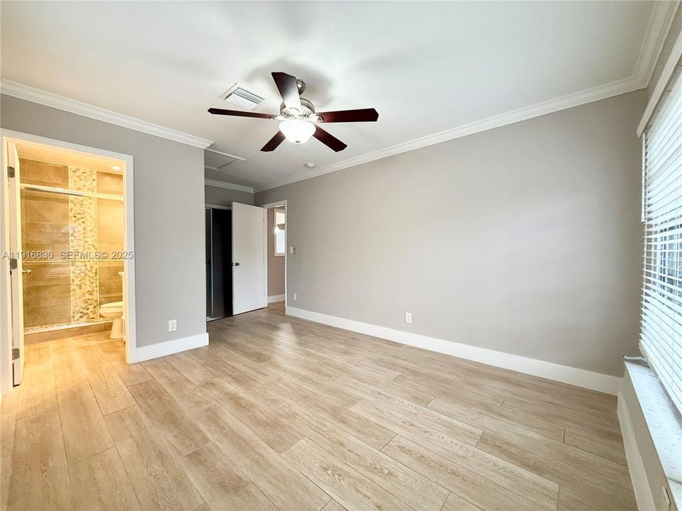 4th Bedroom also with ensuite bathroom.