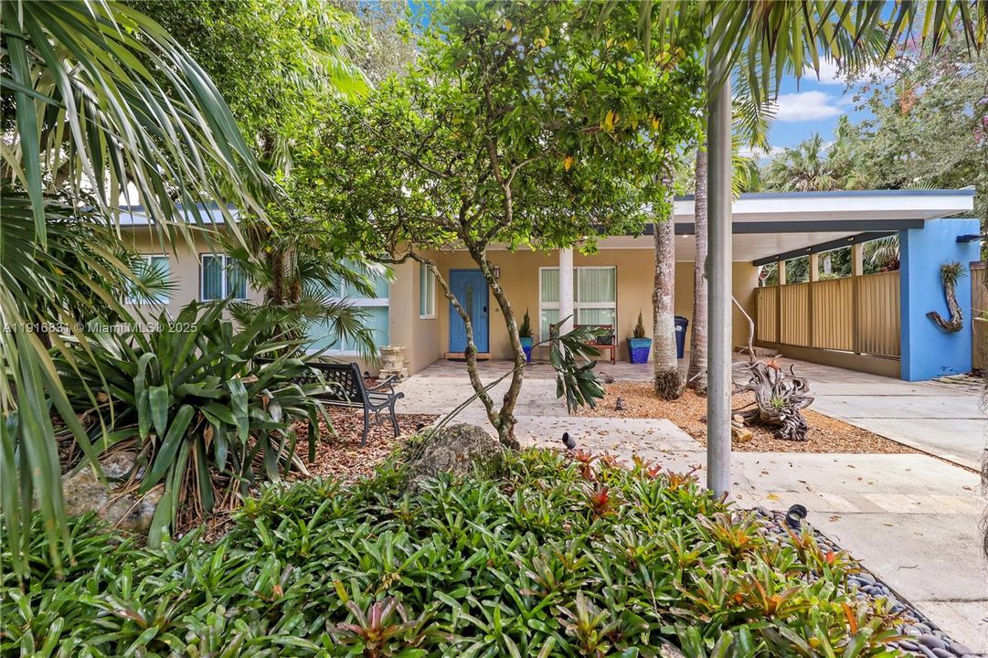 For Sale: $1,350,000 (4 beds, 2 baths, 2124 Square Feet)