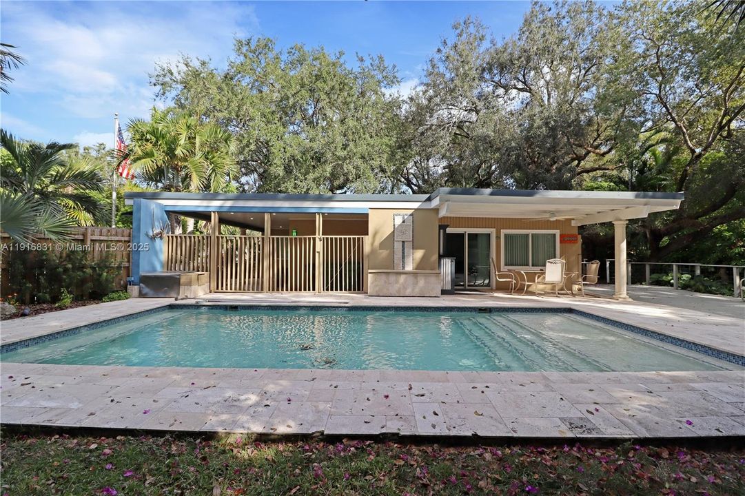 For Sale: $1,350,000 (4 beds, 2 baths, 2124 Square Feet)