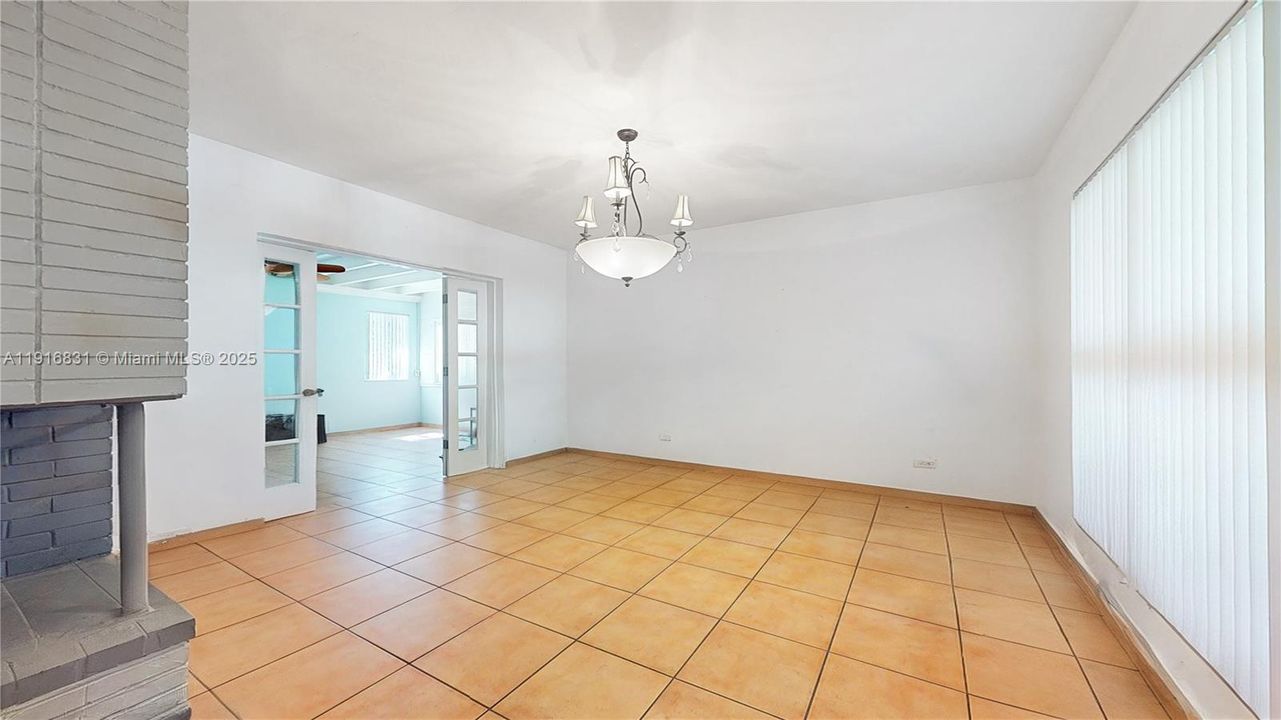 For Sale: $1,350,000 (4 beds, 2 baths, 2124 Square Feet)