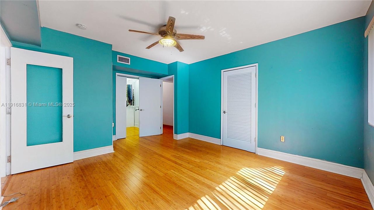 For Sale: $1,350,000 (4 beds, 2 baths, 2124 Square Feet)