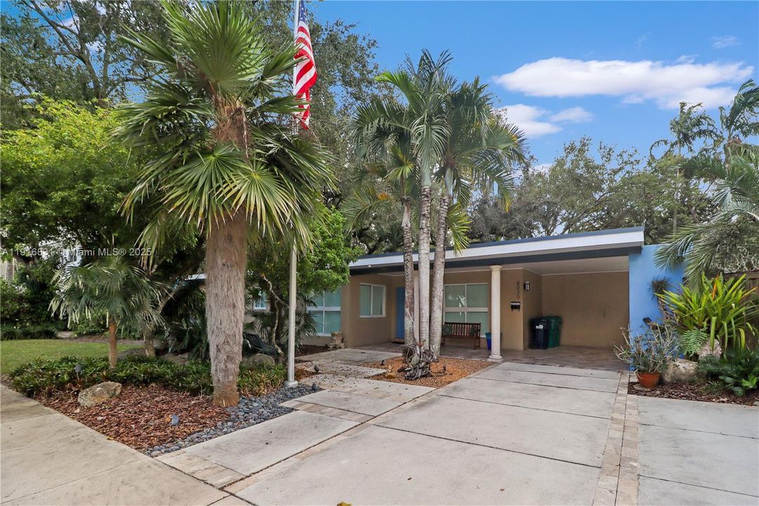 For Sale: $1,350,000 (4 beds, 2 baths, 2124 Square Feet)