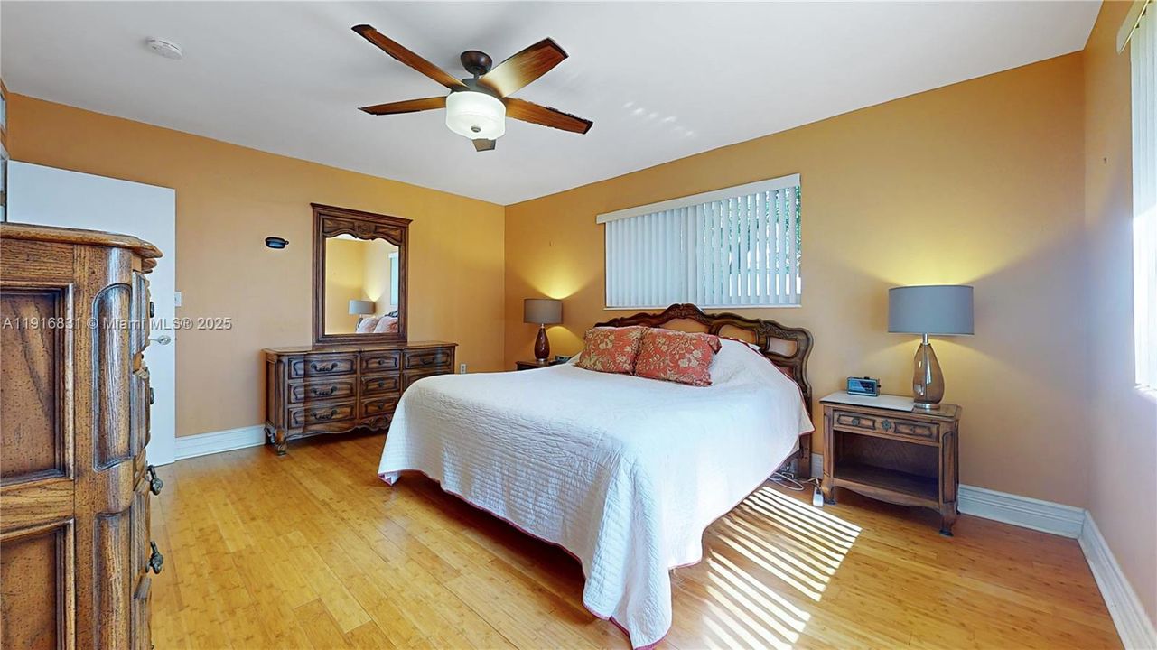 For Sale: $1,350,000 (4 beds, 2 baths, 2124 Square Feet)