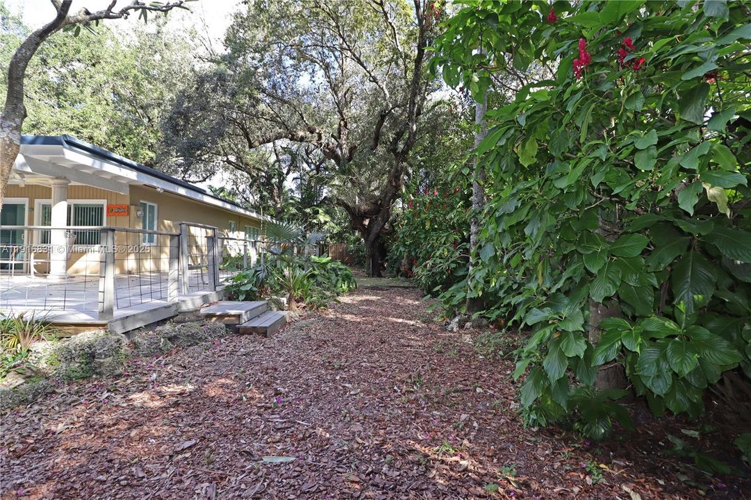 For Sale: $1,350,000 (4 beds, 2 baths, 2124 Square Feet)