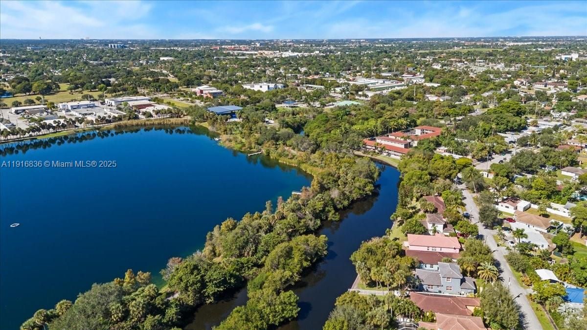 Active With Contract: $1,800 (0 beds, 1 baths, 1966 Square Feet)