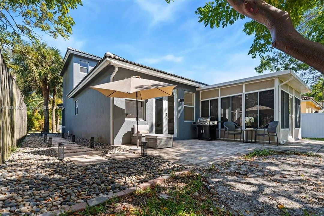 Active With Contract: $1,800 (0 beds, 1 baths, 1966 Square Feet)