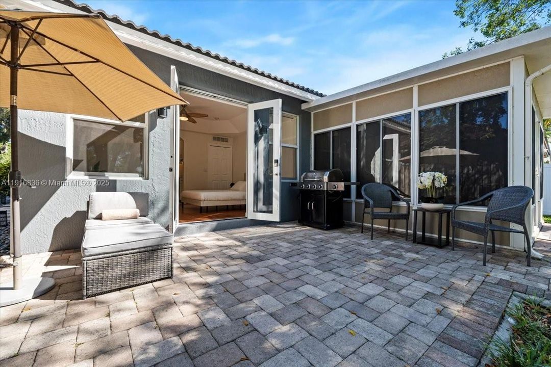 Active With Contract: $1,800 (0 beds, 1 baths, 1966 Square Feet)