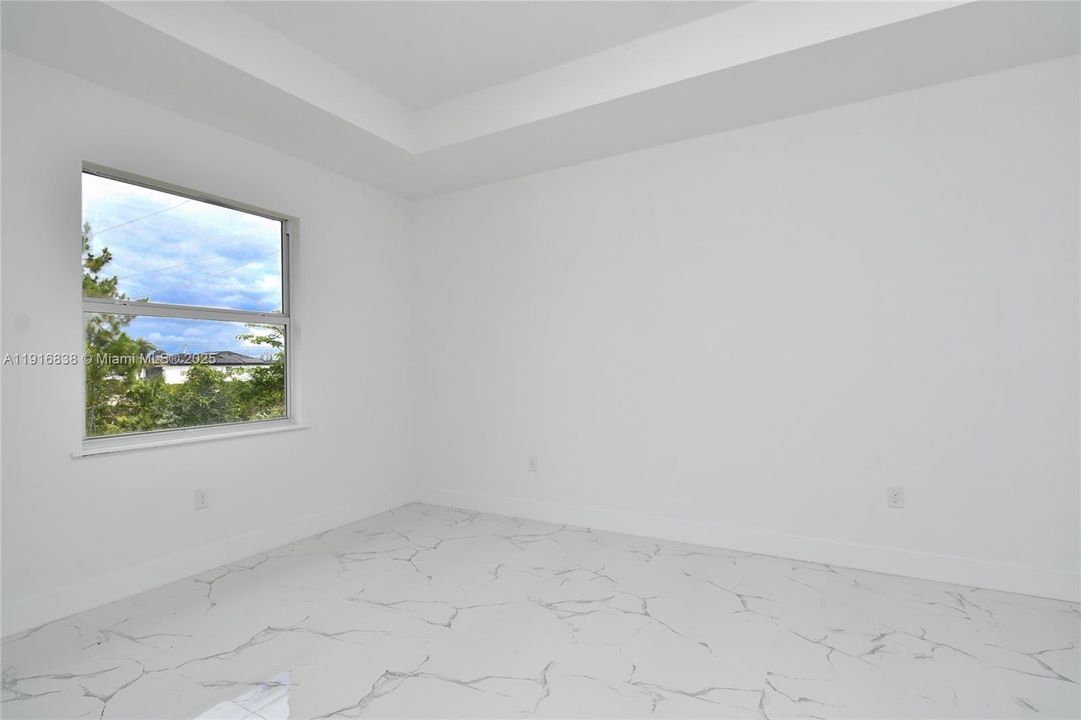 For Sale: $379,000 (4 beds, 3 baths, 1714 Square Feet)