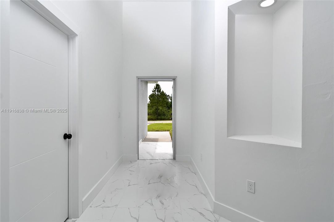 For Sale: $379,000 (4 beds, 3 baths, 1714 Square Feet)