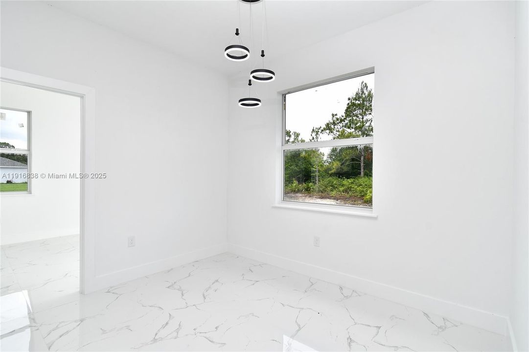 For Sale: $379,000 (4 beds, 3 baths, 1714 Square Feet)