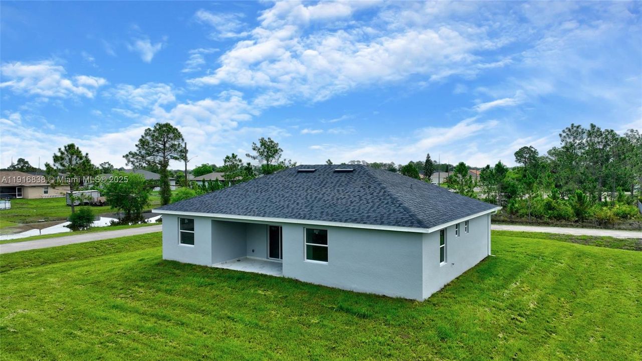 For Sale: $379,000 (4 beds, 3 baths, 1714 Square Feet)