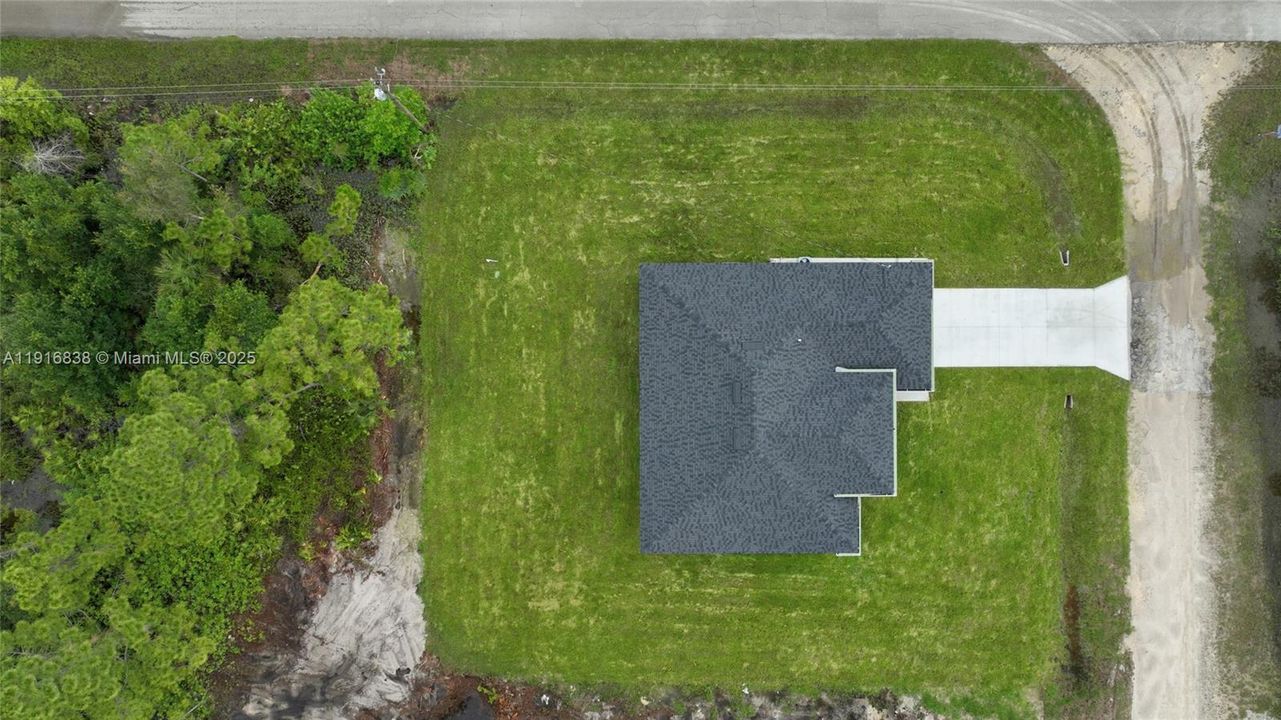 For Sale: $379,000 (4 beds, 3 baths, 1714 Square Feet)