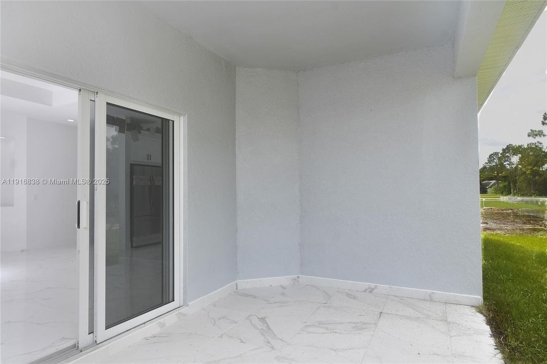 For Sale: $379,000 (4 beds, 3 baths, 1714 Square Feet)