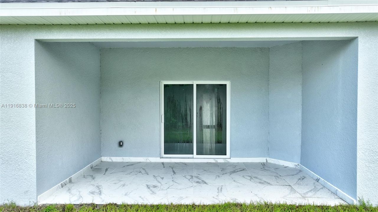 For Sale: $379,000 (4 beds, 3 baths, 1714 Square Feet)