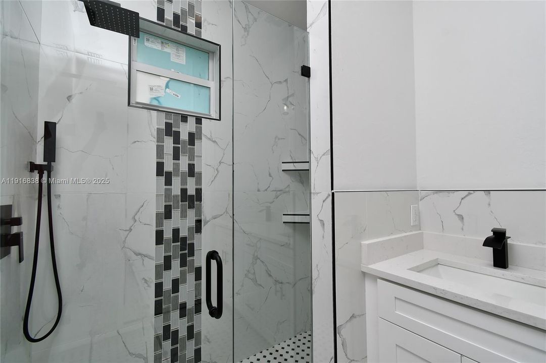 For Sale: $379,000 (4 beds, 3 baths, 1714 Square Feet)