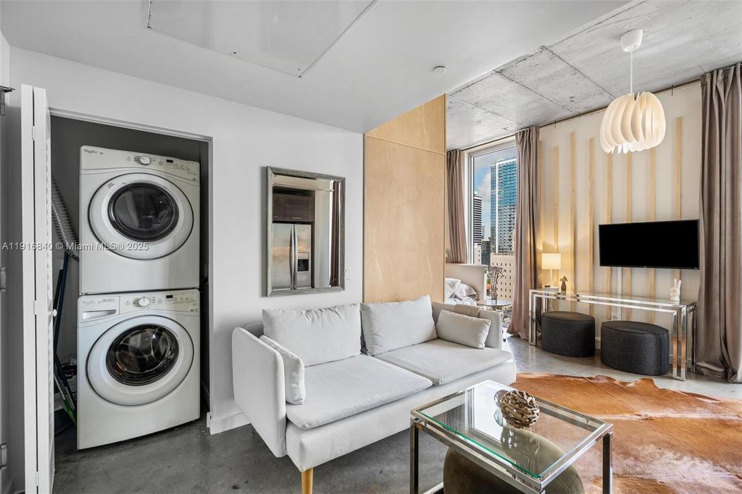 For Rent: $2,750 (1 beds, 1 baths, 446 Square Feet)