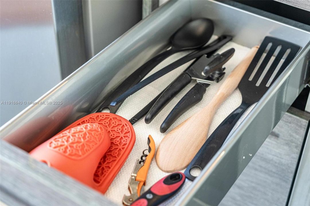 For Rent: $2,750 (1 beds, 1 baths, 446 Square Feet)